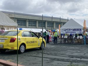 2023年10月15日名古屋市北区の「きた・きたフェスタ」の風景。城北自動車学校協力のもとマイカー点検教室の様子